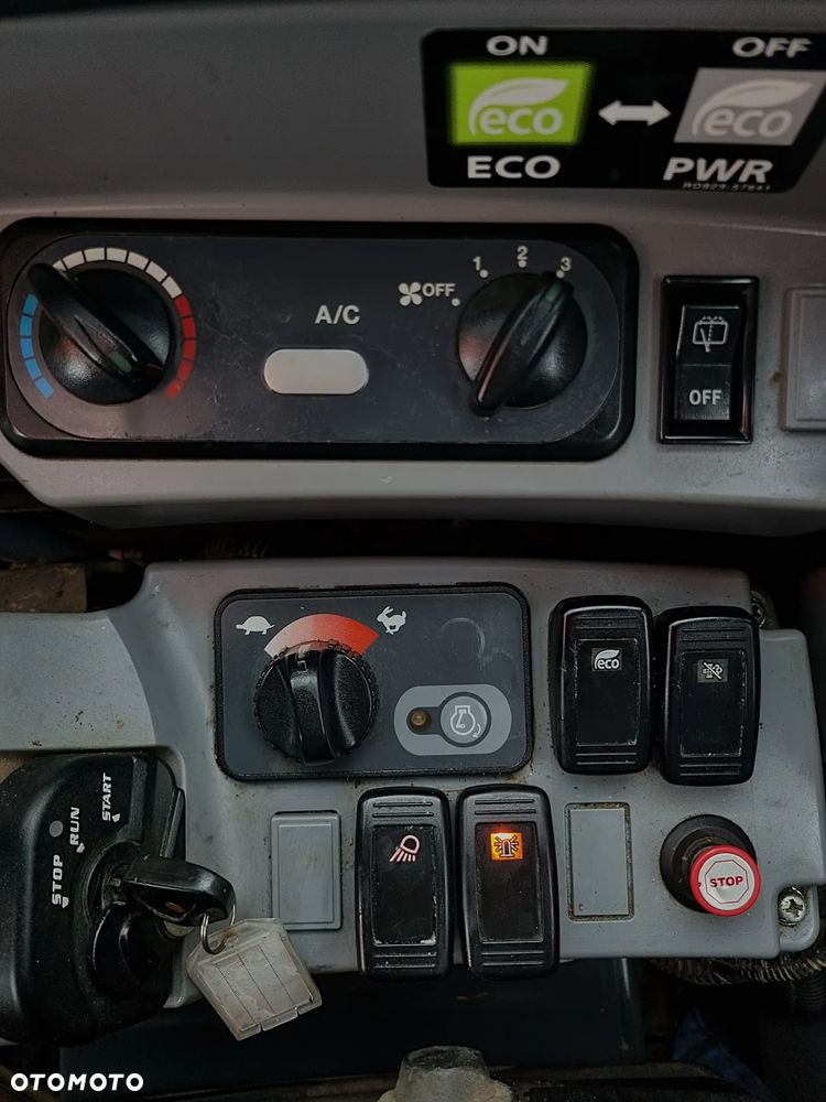 Kubota KX080-4 Koparka Gąsienicowa 8,5 tony długie ramię PLUS. Maszyna jak Nowa z Salonu. Dekra 2026r Dokumenty serwisowe książka! Import Norwegia! Klima. Pompa Tankowania. Ani deka luzów i wycieków! Silnik 4 cyl. 75 km.  Niski Oryginalny Przebieg 3960 mtg. Dodatkowe linie Hydra. Radio Bluetooth! - 34