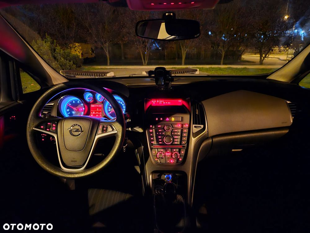 Opel Astra 1.6 CDTI Essentia S&S - 13