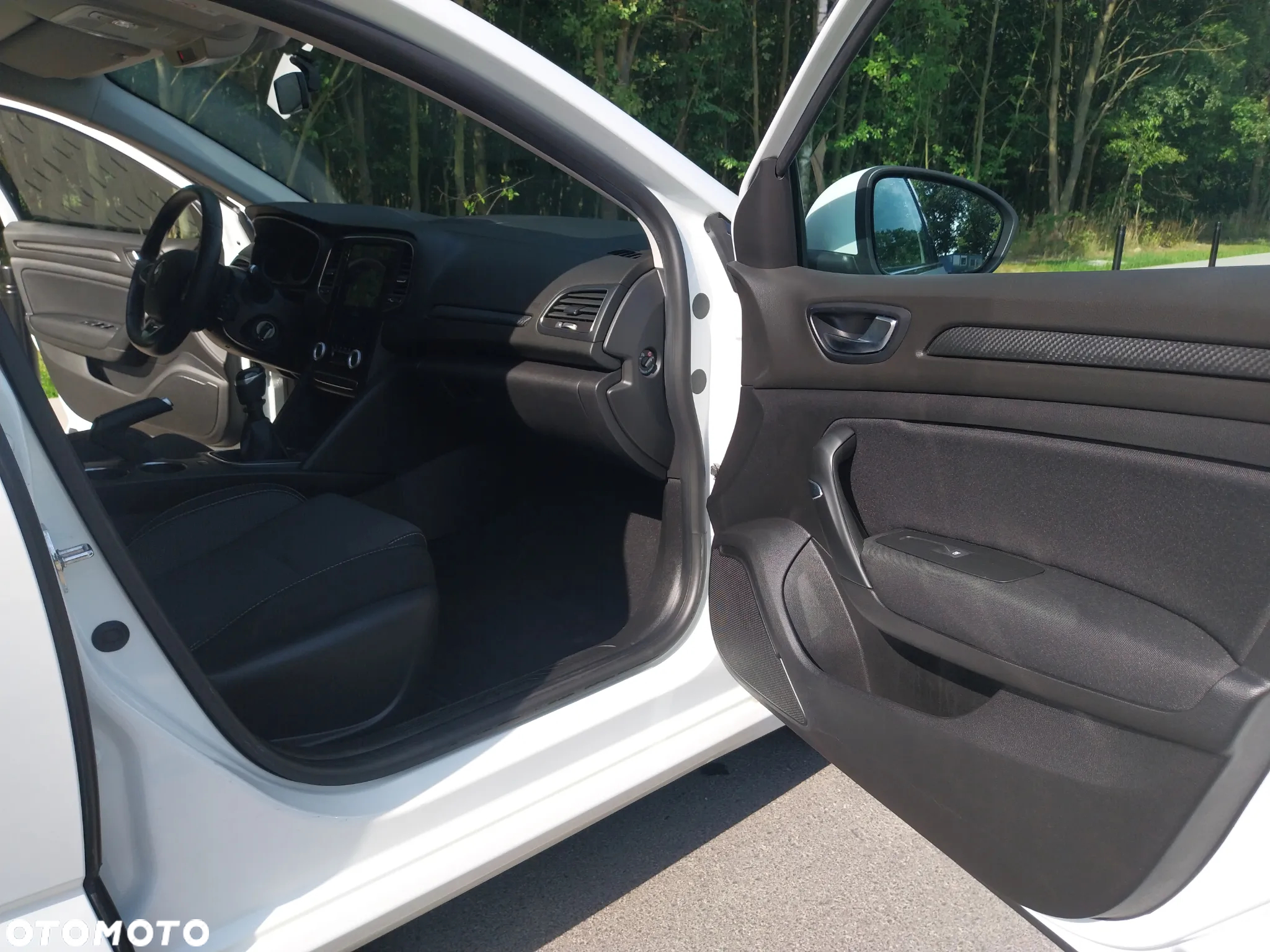 Renault Megane 1.5 Blue dCi Business - 12