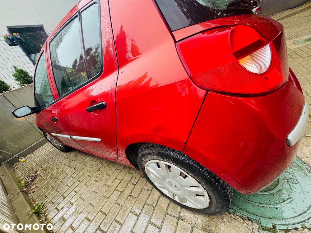 Renault Clio - 2