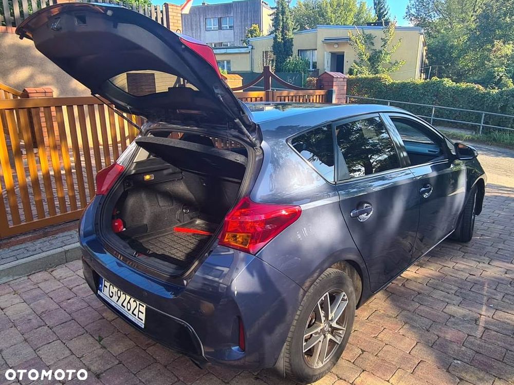 Toyota Auris 1.6 Premium - 6