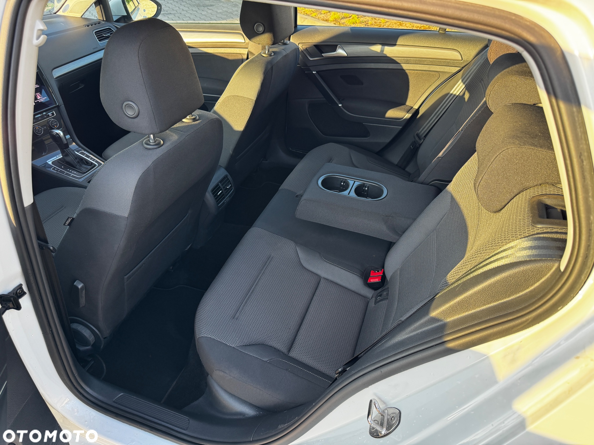 Volkswagen Golf e-Golf - 11