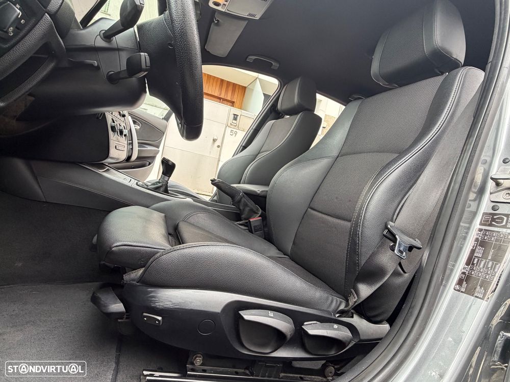 BMW 118 d Pack M - 9
