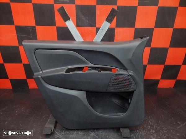 Quartela Frente Esquerda Fiat Doblo Cargo (223_) - 1