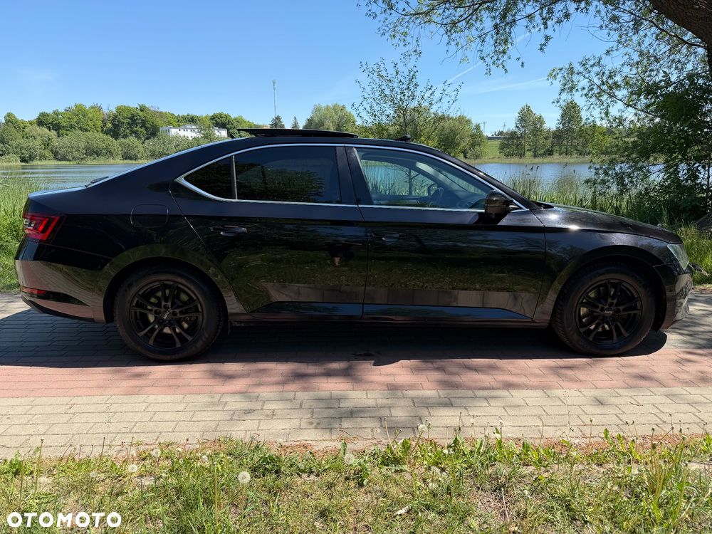 Skoda Superb 2.0 TDI Style - 2