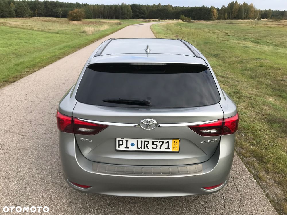 Toyota Avensis - 9