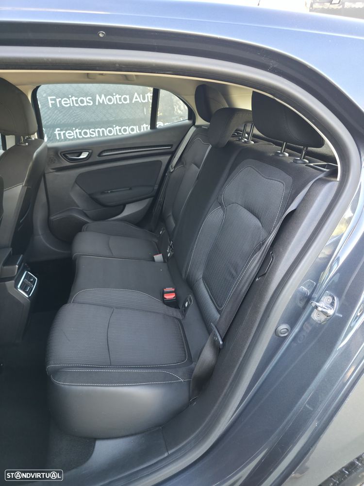 Renault Mégane 1.5 dCi Dynamique - 4