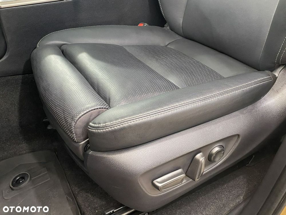 Toyota Land Cruiser - 25