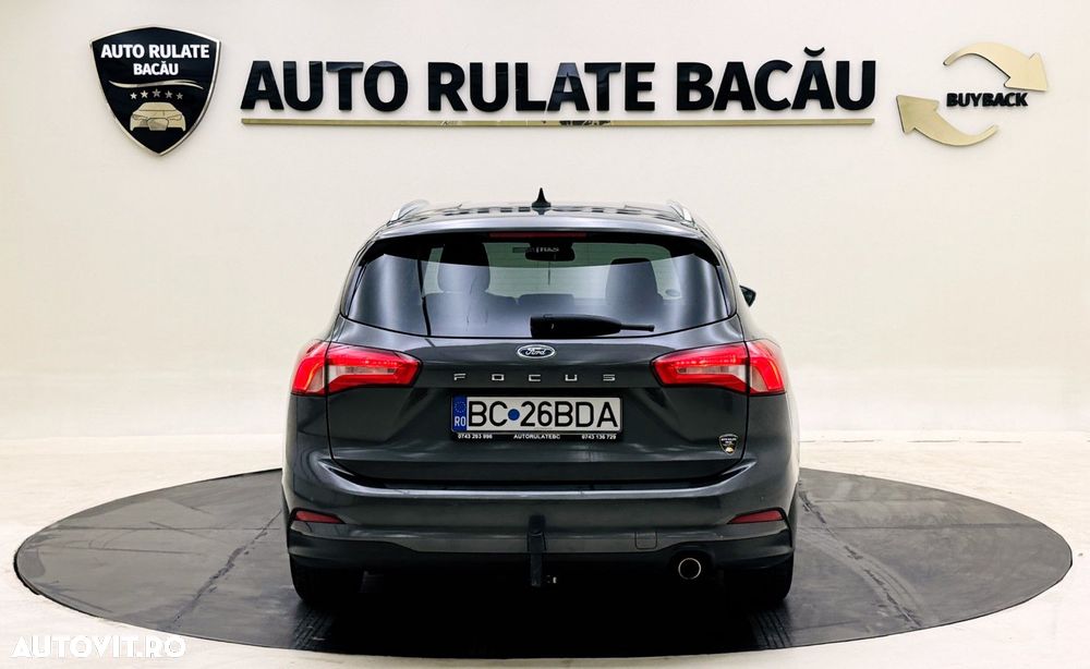 Ford Focus - 11