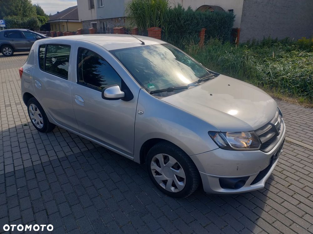 Dacia Sandero 1.2 16V 75 Celebration - 4