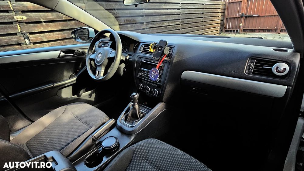 Volkswagen Jetta 1.2 TSI Trendline - 11