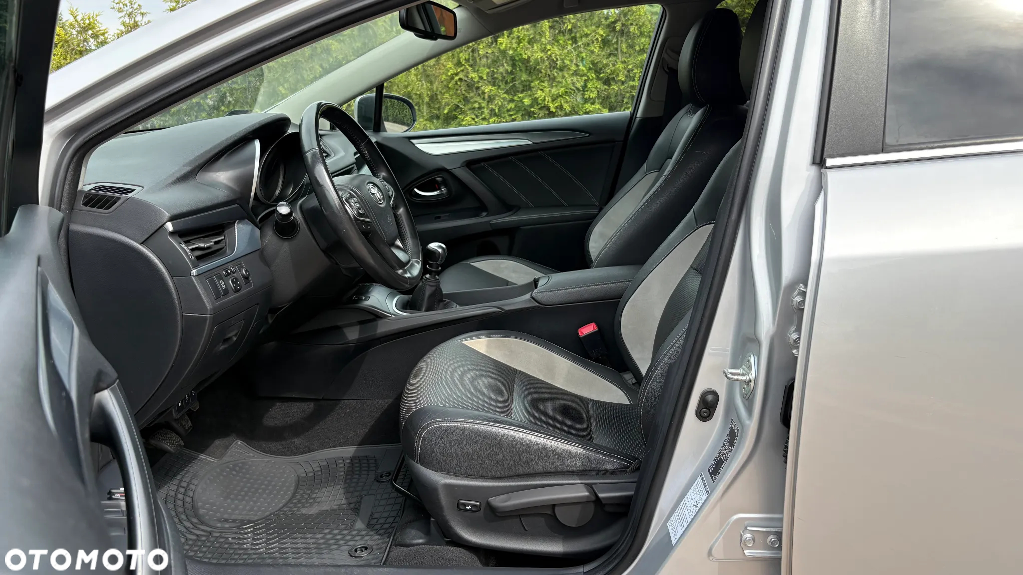Toyota Avensis 2.0 D-4D Prestige - 6