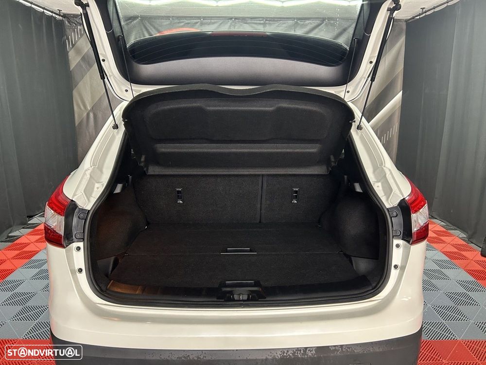 Nissan Qashqai 1.5 dCi Tekna J19 - 17