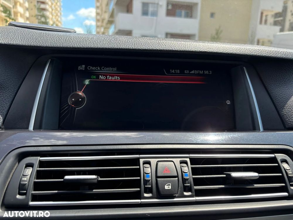 BMW Seria 5 520d xDrive AT - 11
