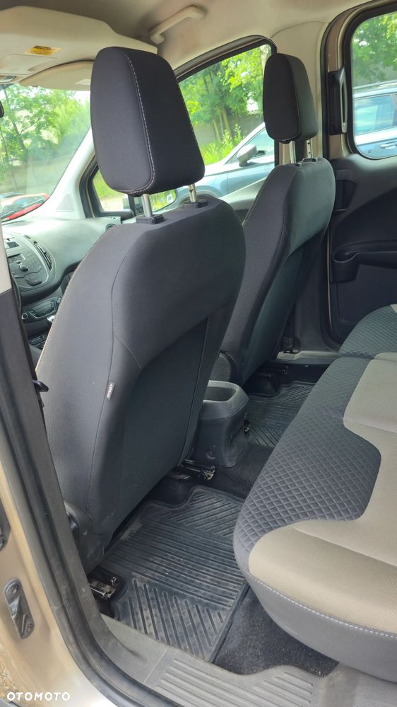Ford Transit Courier Ambiente - 19