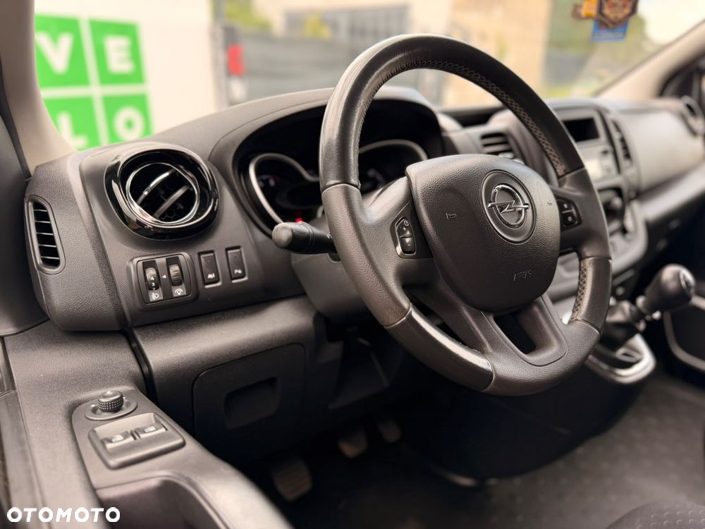 Opel Vivaro - 11