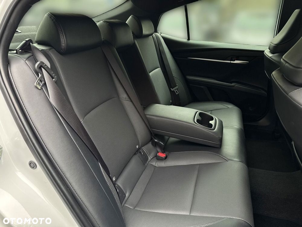 Toyota Camry - 14