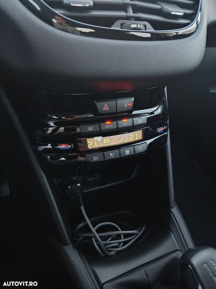 Peugeot 208 1.2 L PureTech Active - 6