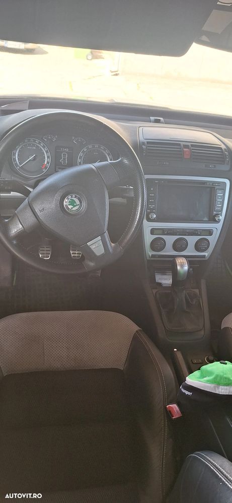 Skoda Octavia 2.0 FSI Turbo RS - 4