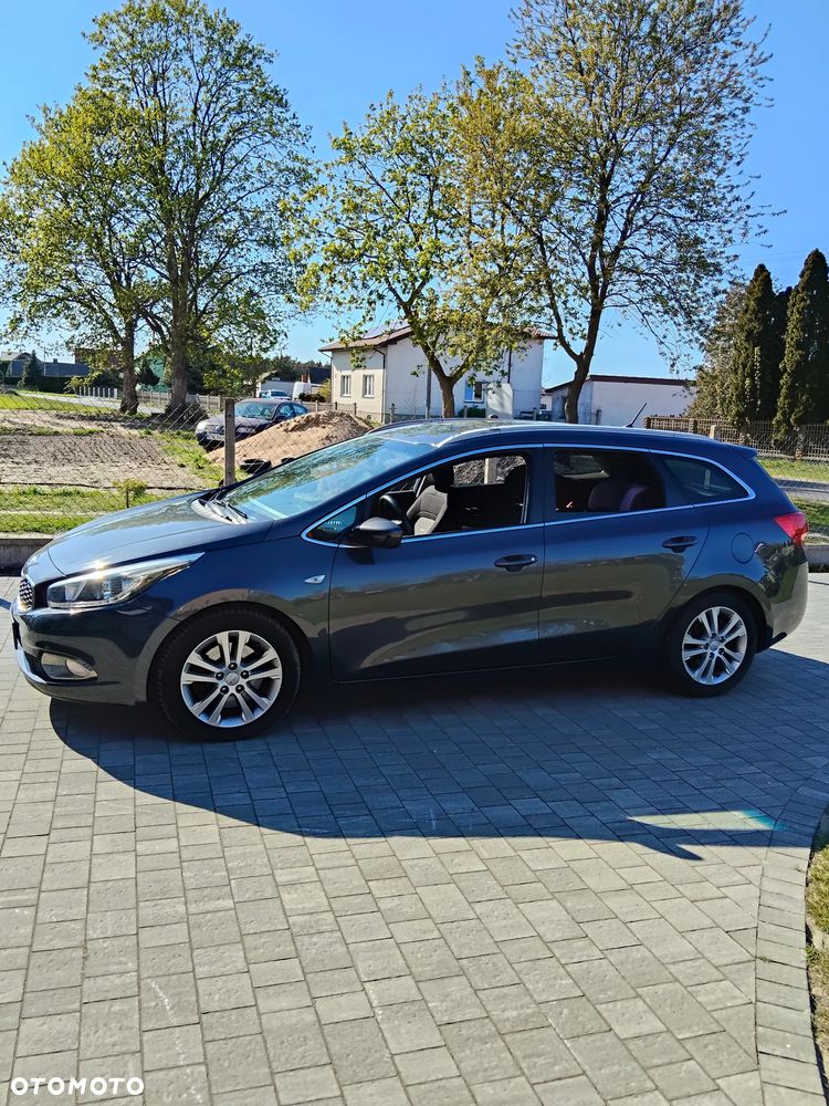 Kia Ceed 1.6 CRDi 128 Dream Team Edition - 3