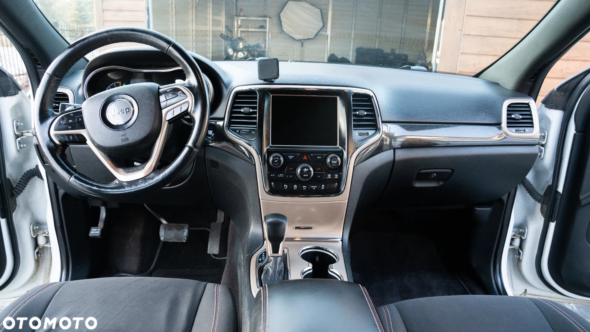 Jeep Grand Cherokee - 10
