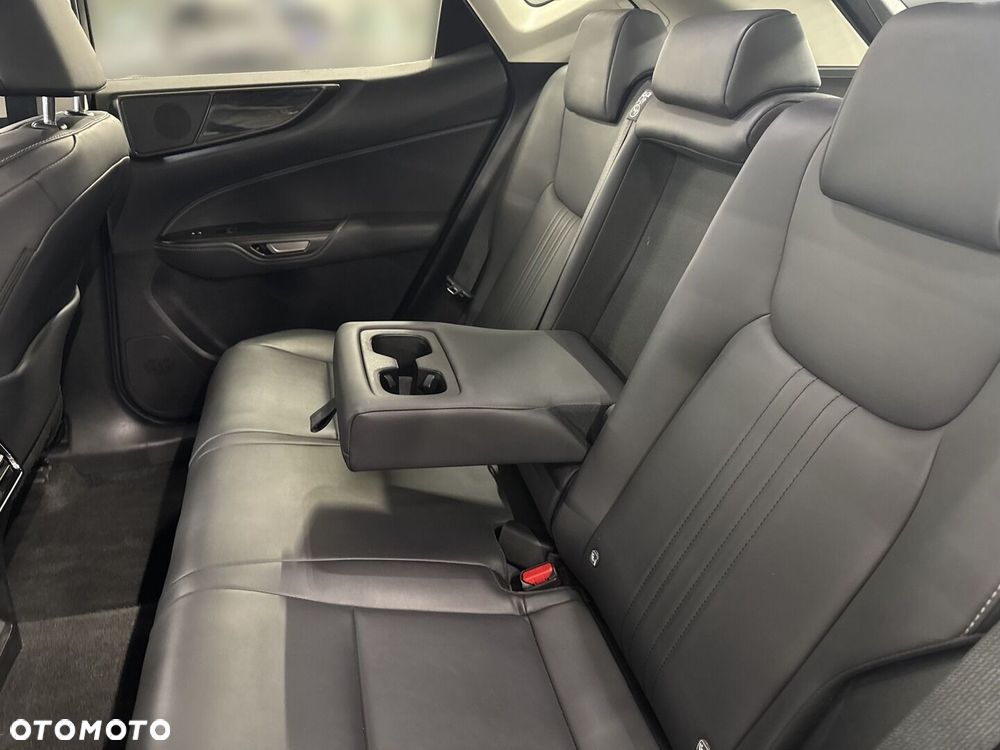 Lexus NX 350h Business AWD - 11