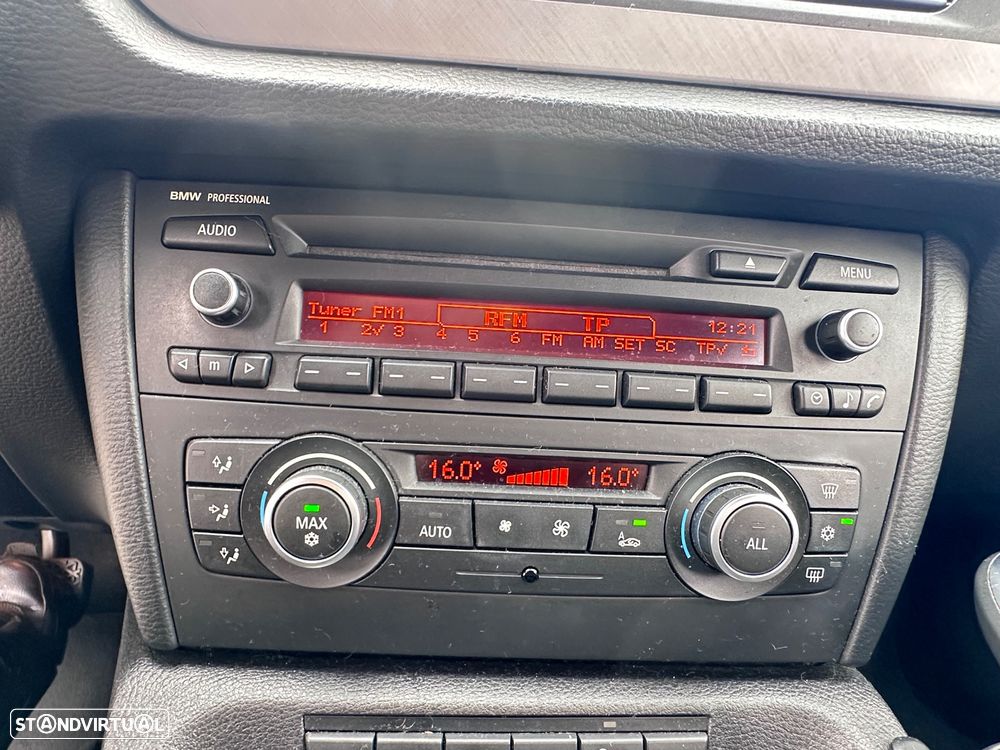 BMW X1 18 d sDrive Pack M - 27