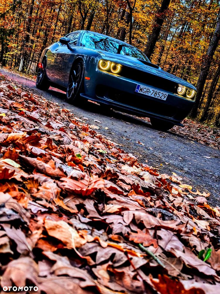 Dodge Challenger - 4