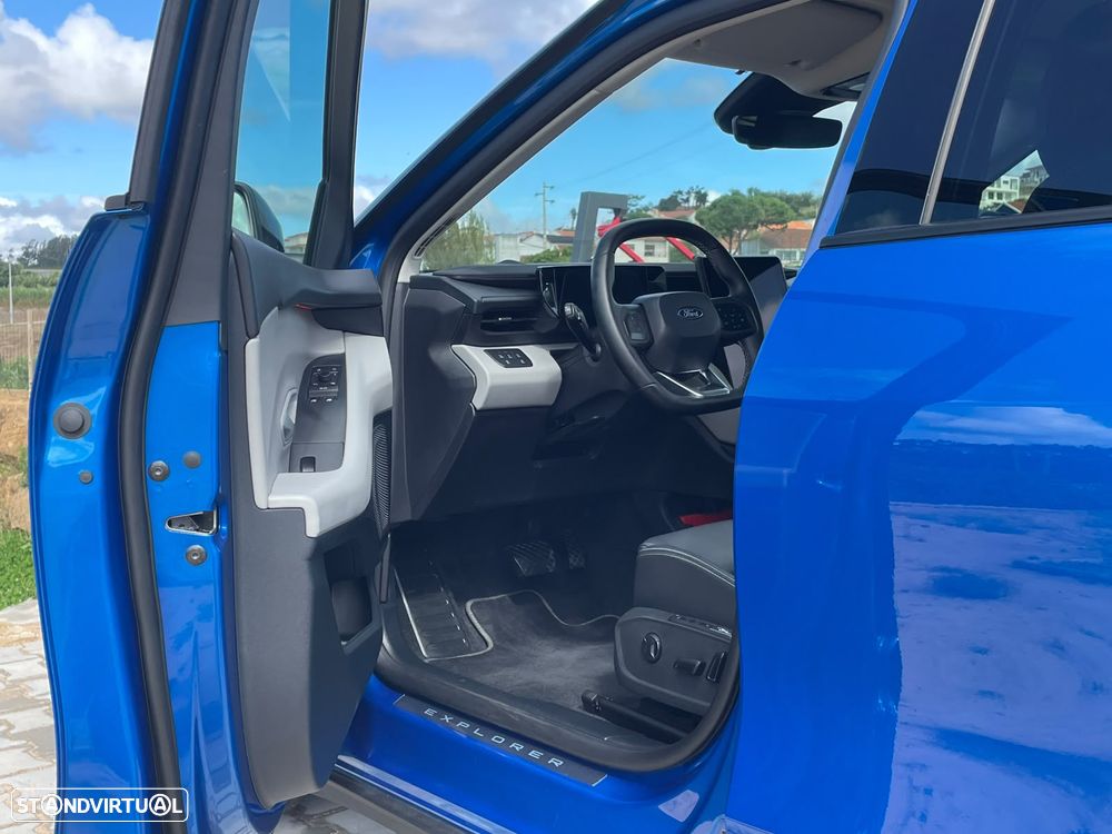 Ford Explorer Dual-motor Extend. Range AWD 77kWh Premium - 18
