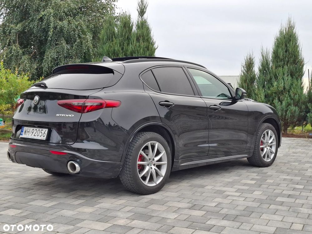 Alfa Romeo Stelvio - 4