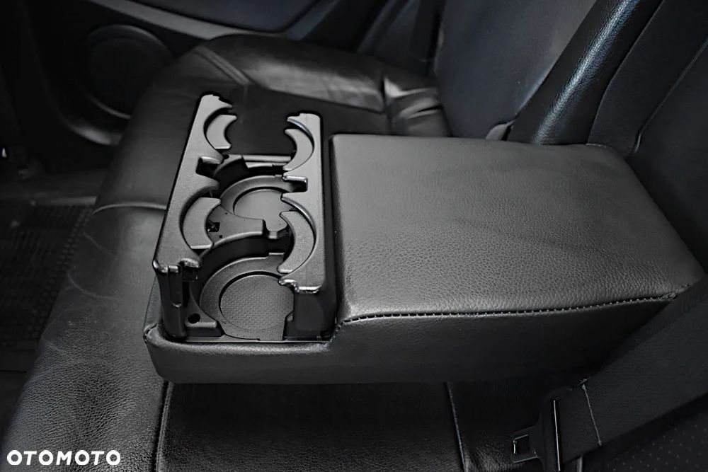 Mitsubishi Outlander 2.4 4WD Automatik Intense - 28
