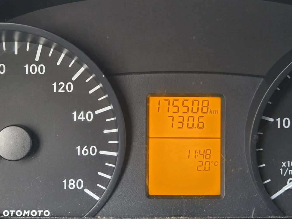 Mercedes-Benz Sprinter - 5