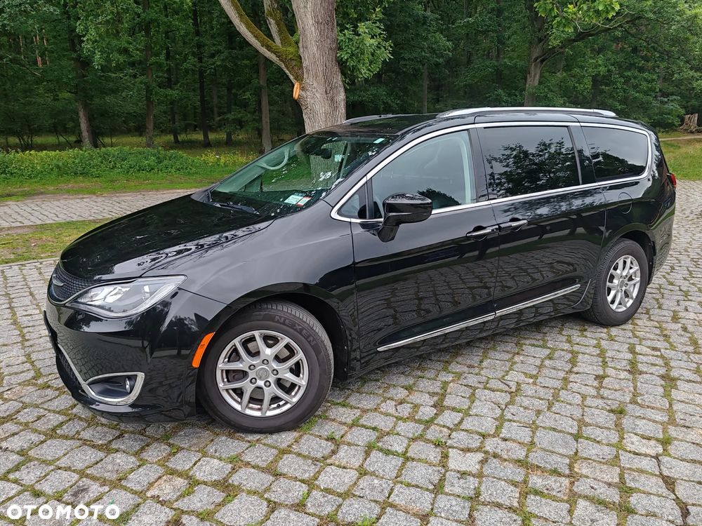 Chrysler Pacifica - 7