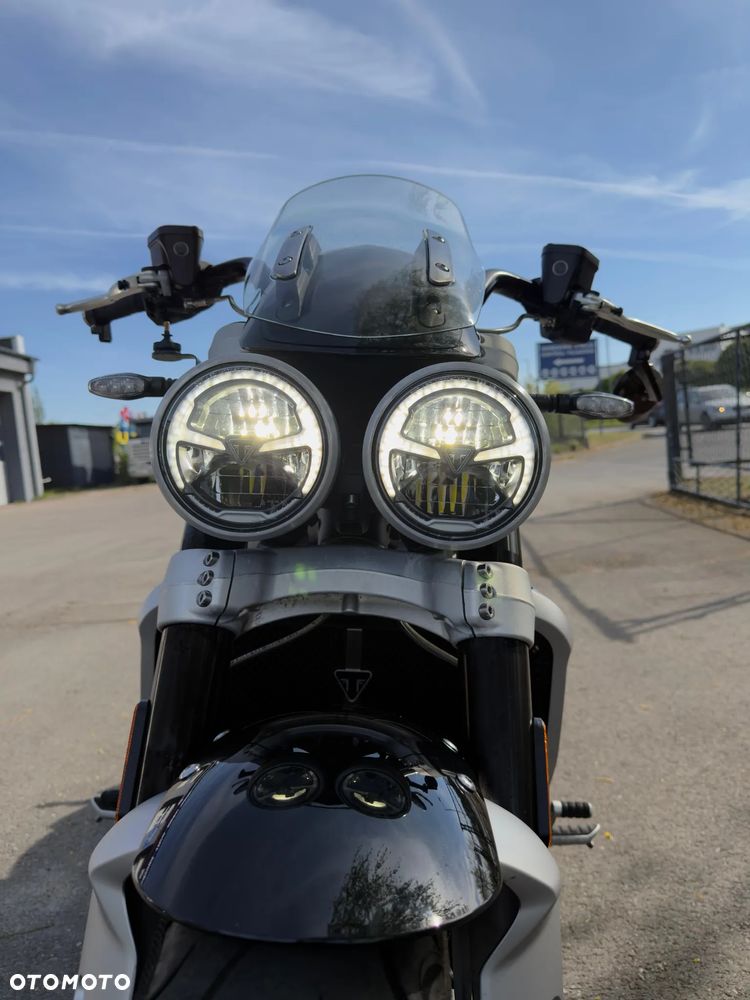 Triumph Rocket - 13