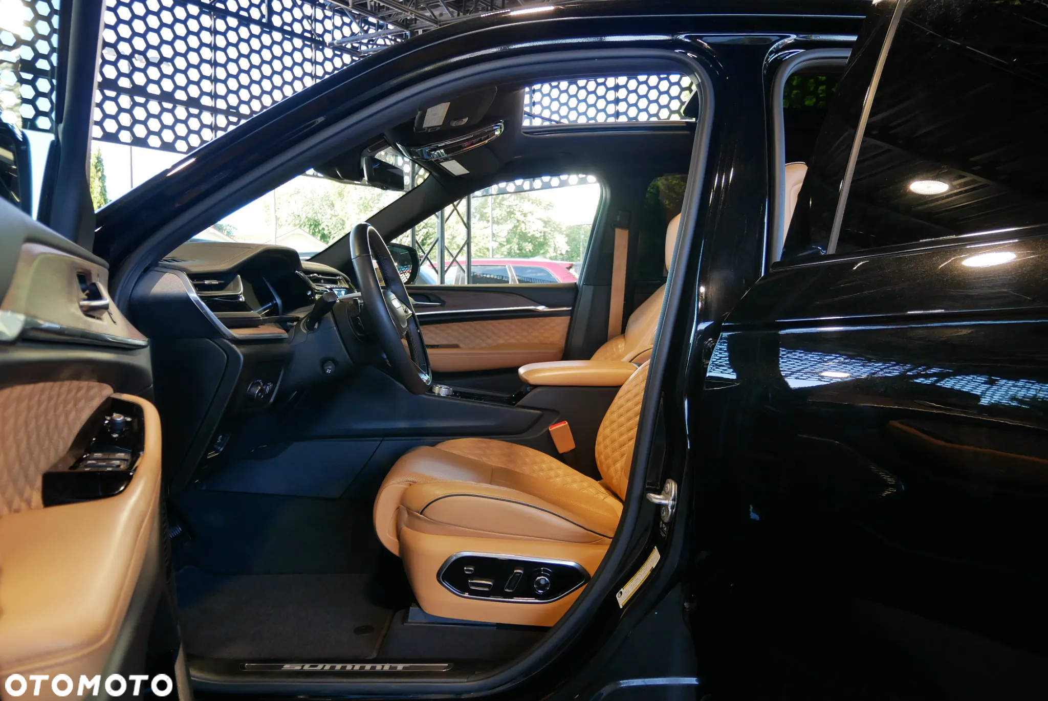 Jeep Grand Cherokee - 8