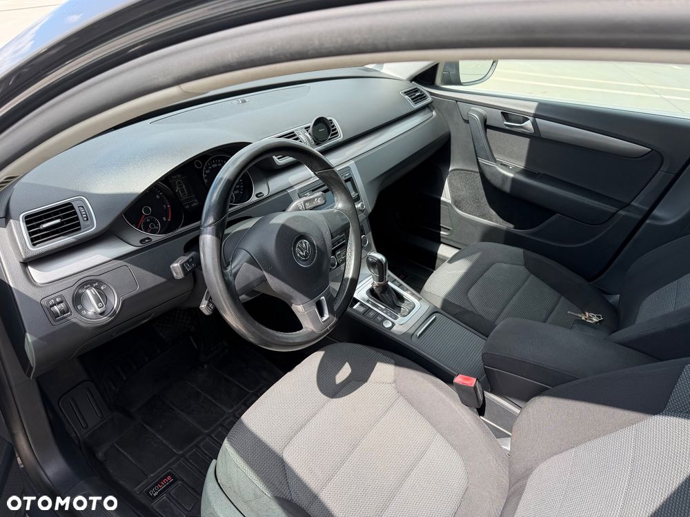 Volkswagen Passat 1.4 TSI BMT Comfortline DSG - 9