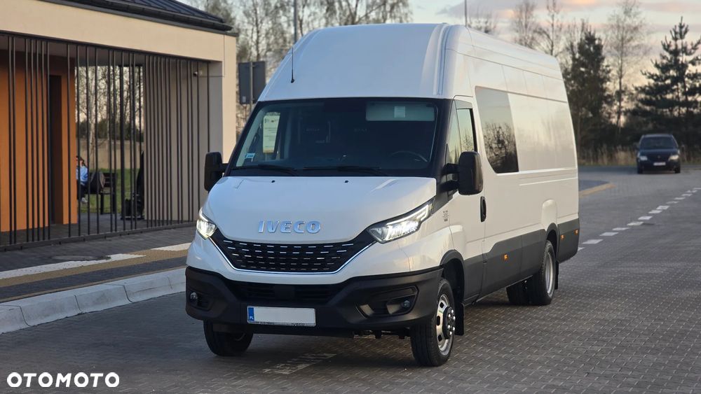 Iveco ❗️❗️DAILY 3.0 180KM MAXI 50C18 L4H3 JAK NOWY ❗️❗️NOWY MODEL / ZABUDOWA VIP 9 OSÓB HAUSER / 3500KG HAK / PIERWSZY WŁASCICIEL / BLASZAK / NAVI / KAMERA COFANIA / ZAWIESZENIE PNEUMATYCZNE AIR-PRO  / KLIMATYZACJA POSTOJOWA / SKRZYNIA MANUALNA / BLIŹNIAKI / TEMPOMAT / WERSJA WZMOCNIONA / FULL OPCJA / SERWIS ASO / SALON POLSKA / 35C15 50C15 35C18❗❗ JAK Z SALONU - NOWY -❗❗ - 26