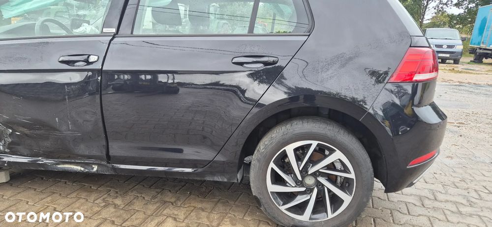 Volkswagen Golf - 17