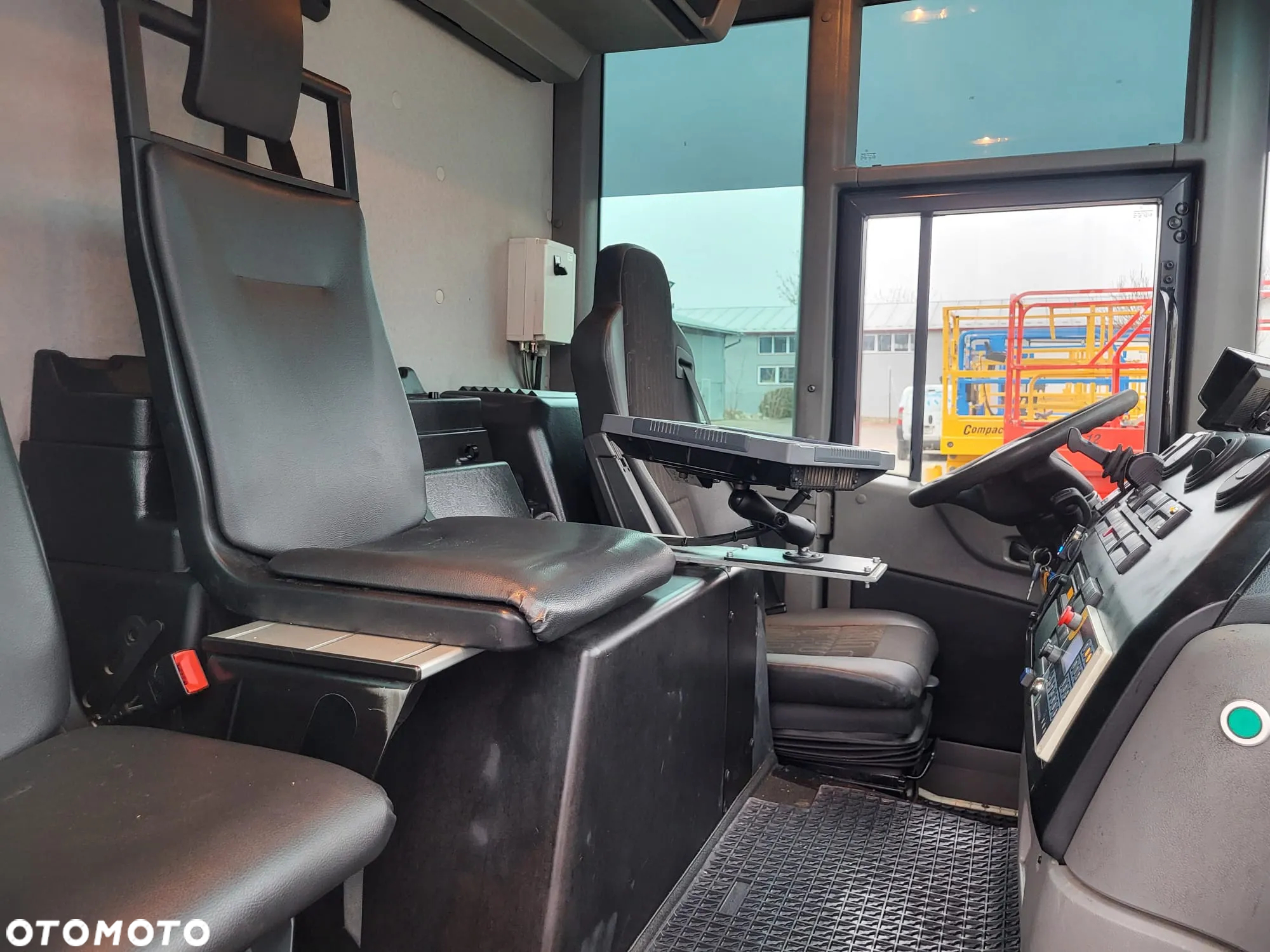 Mercedes-Benz Econic 2630 - 8