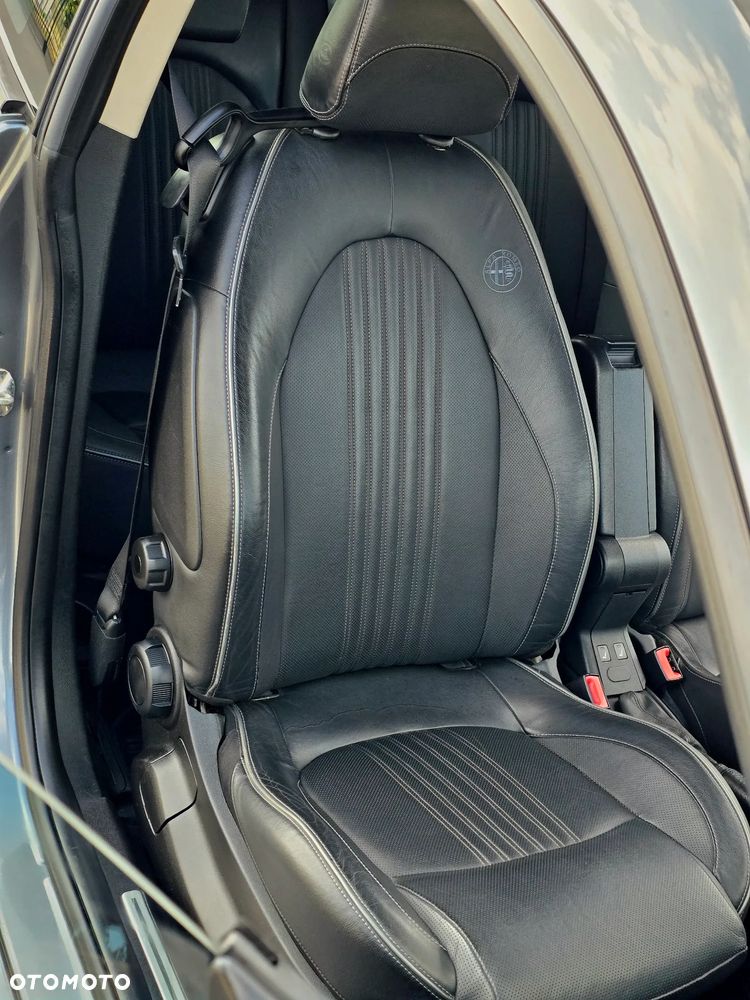 Alfa Romeo Mito 1.4 TB Distinctive - 25