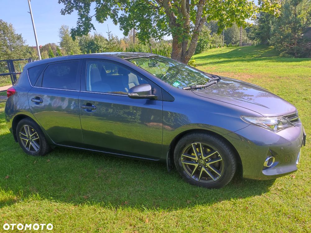 Toyota Auris 1.6 Premium Comfort - 1