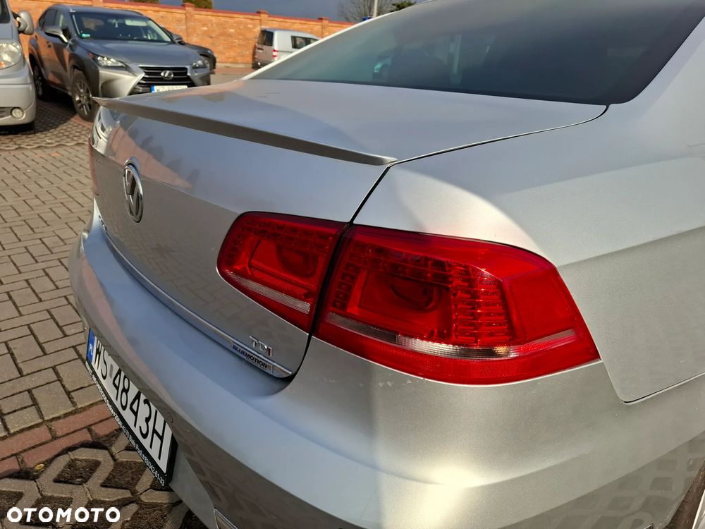 Volkswagen Passat 1.6 TDI BlueMotion Technology R-Line - 34