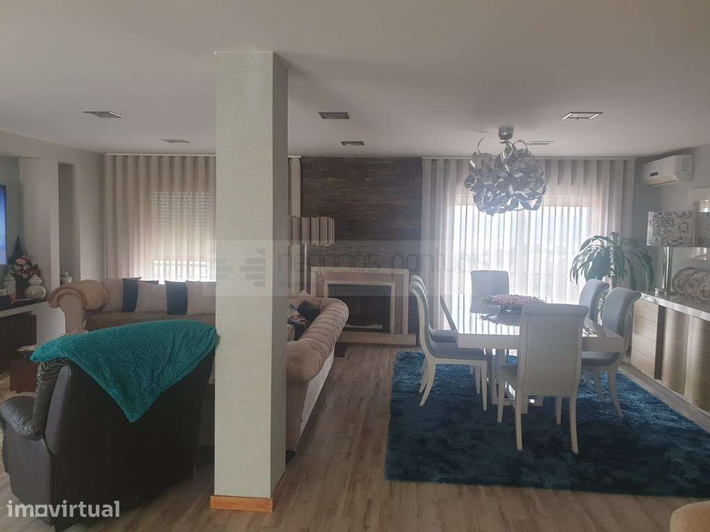 Moradia Gaveto T3 mais escritório e um apartamento T2 - Grande imagem: 2/36