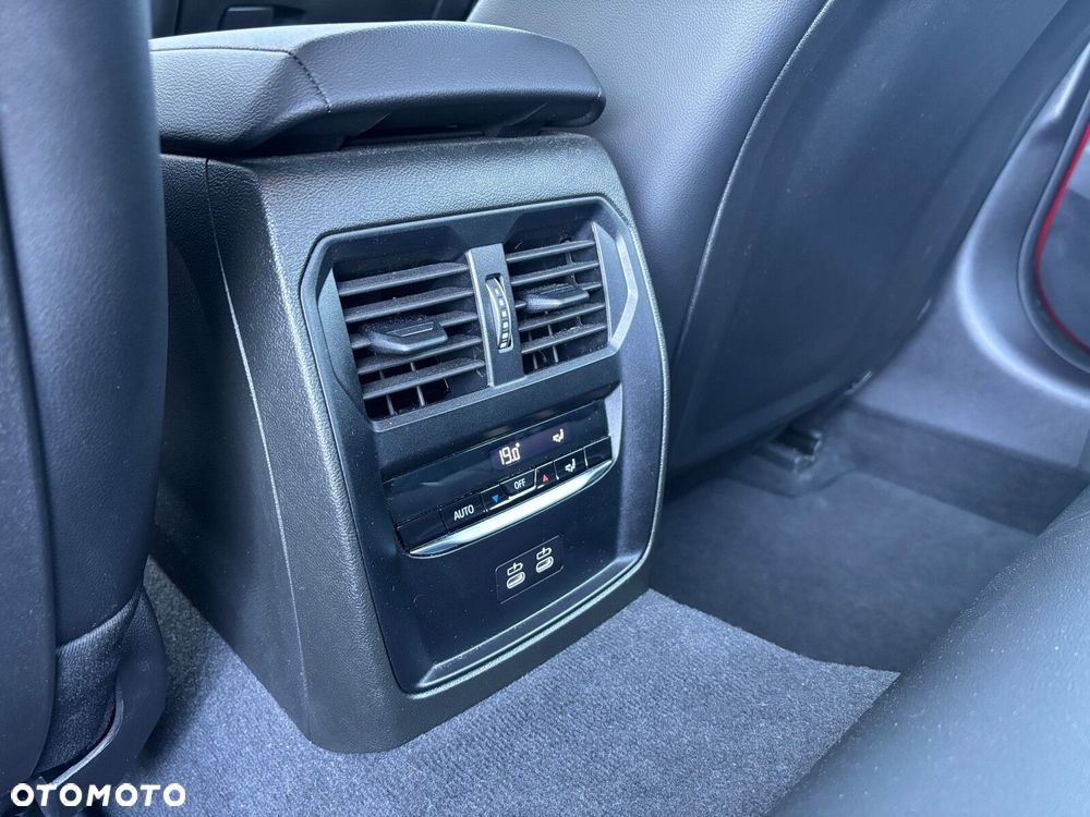 BMW Seria 3 318i M Sport - 30