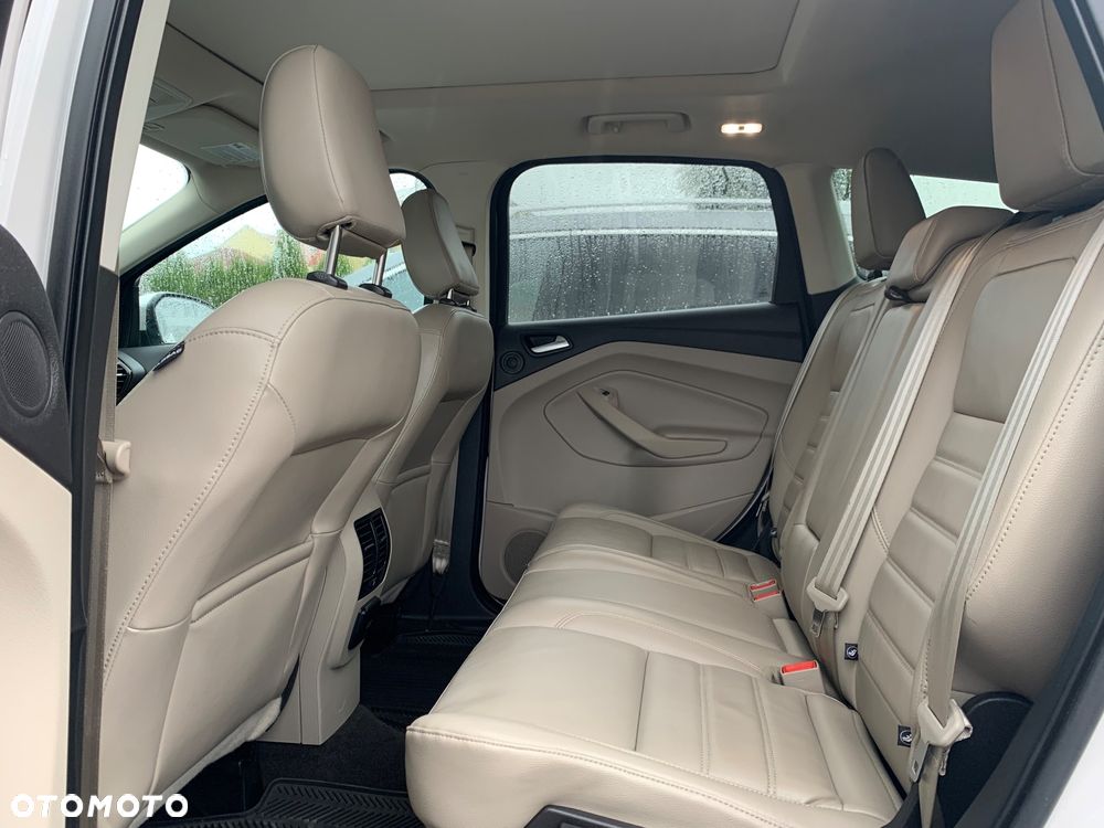 Ford Escape 2.0 EcoBoost AWD Titanium - 28