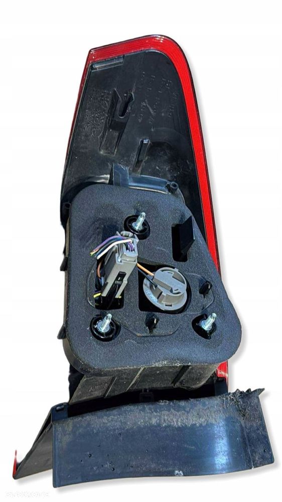 prawa tylna lampa w błotnik ford mondeo mk4 hb lift - 2