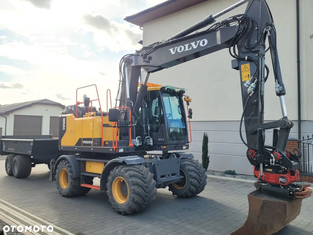 Volvo EW160E / ROTOTILT ze szczypcami / system niwelacji GPS 3D / przyczepa / - 3