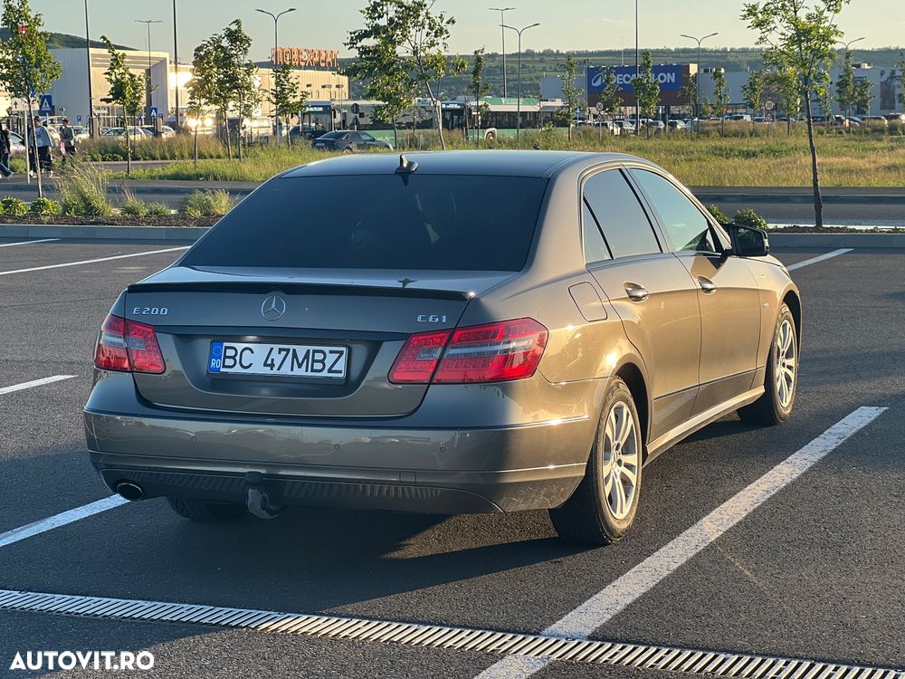 Mercedes-Benz E 200 CGI BlueEFFICIENCY - 2