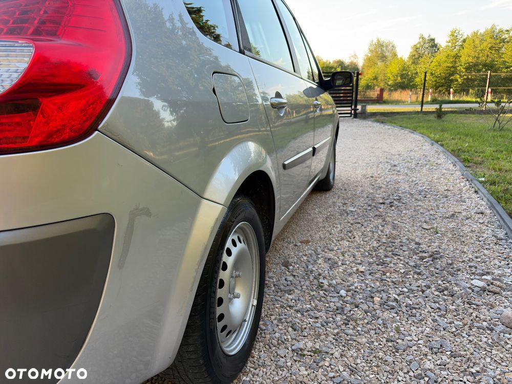 Renault Grand Scenic - 14