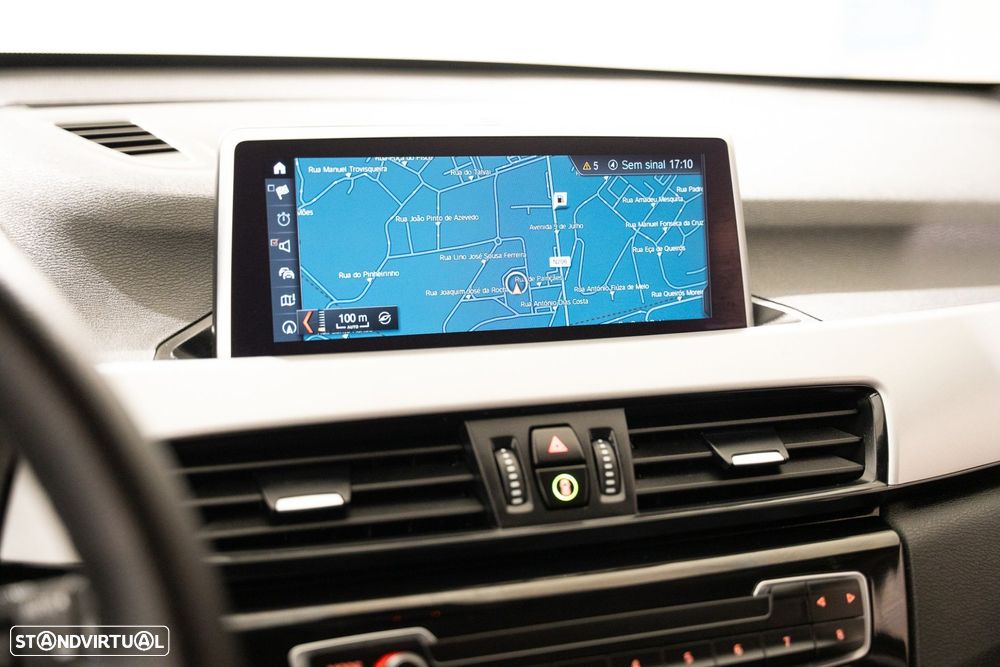 BMW X1 25 e xDrive Corporate Edition - 6